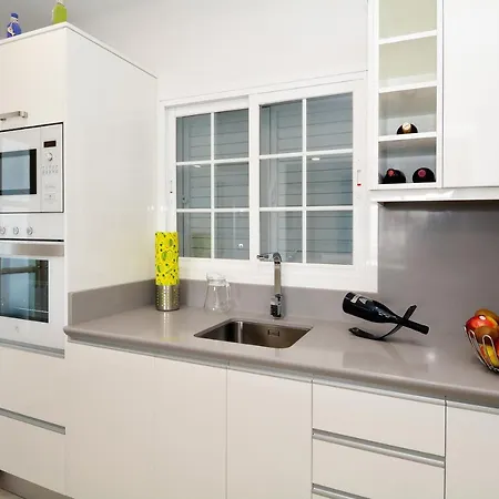 Vila Lovely 3-bed In Puerto Del Carmen *