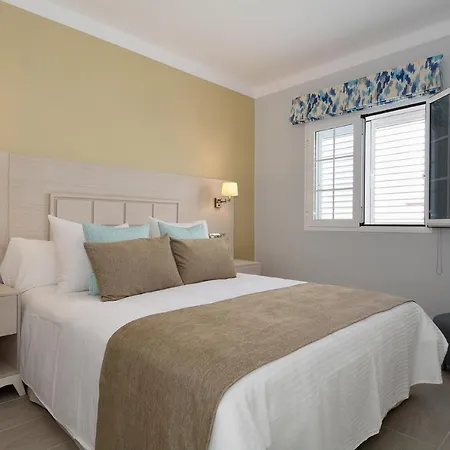Villa Lovely 3-bed In Puerto Del Carmen *
