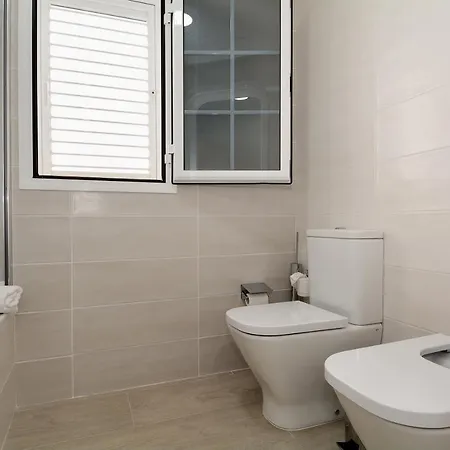 Lovely 3-bed In Puerto Del Carmen * Puerto del Carmen (Lanzarote)