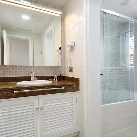 Lovely 3-bed In Puerto Del Carmen Puerto del Carmen (Lanzarote)