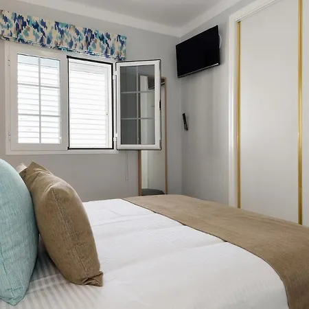 Lovely 3-bed In Puerto Del Carmen Villa