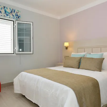 Lovely 3-bed In Puerto Del Carmen Villa