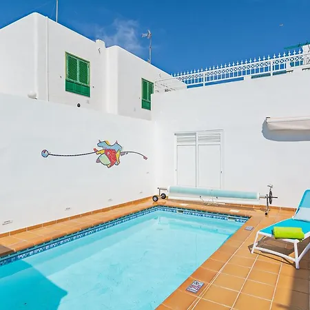 Villa Lovely 3-bed In Puerto Del Carmen